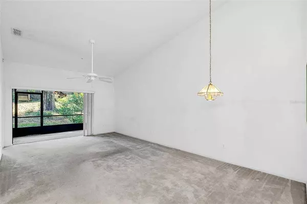 684 W CRANES CIR, Altamonte Springs, FL 32701