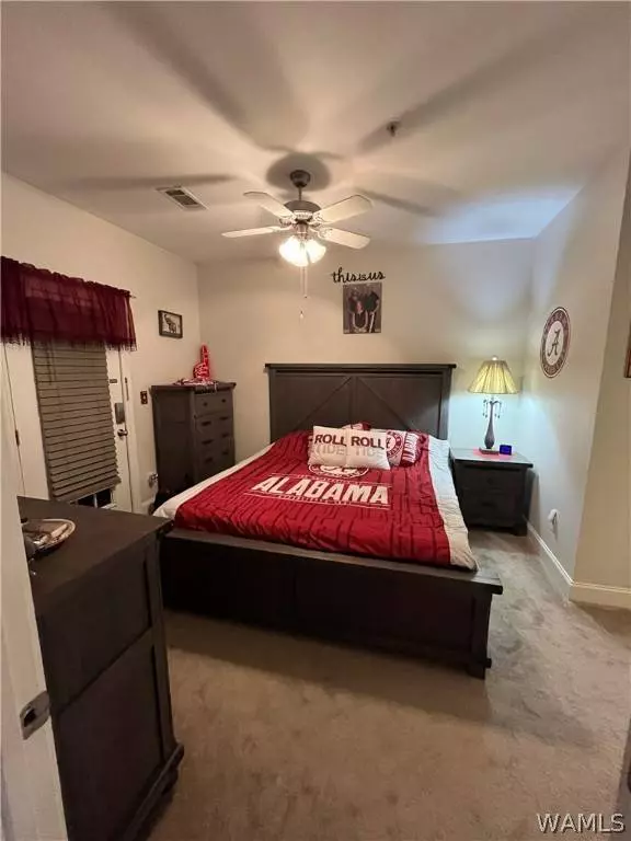 917 VETERANS MEMORIAL Pkwy #917, Tuscaloosa, AL 35404