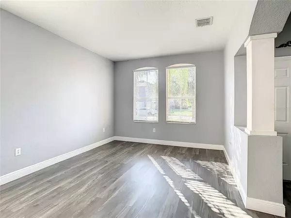 9977 OAK CREST RD, Orlando, FL 32829