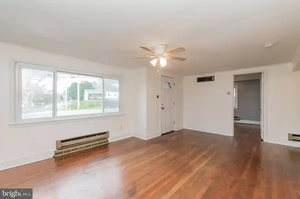 14892 CHARLES TOWN RD, Charles Town, WV 25414