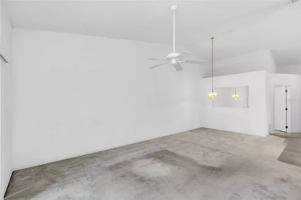 684 W CRANES CIR, Altamonte Springs, FL 32701