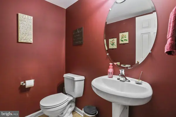 16 FUZZY TAIL DR, Ranson, WV 25438