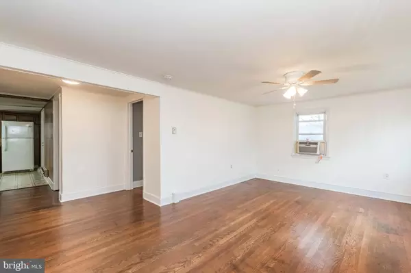 14892 CHARLES TOWN RD, Charles Town, WV 25414