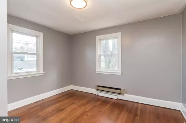 14892 CHARLES TOWN RD, Charles Town, WV 25414