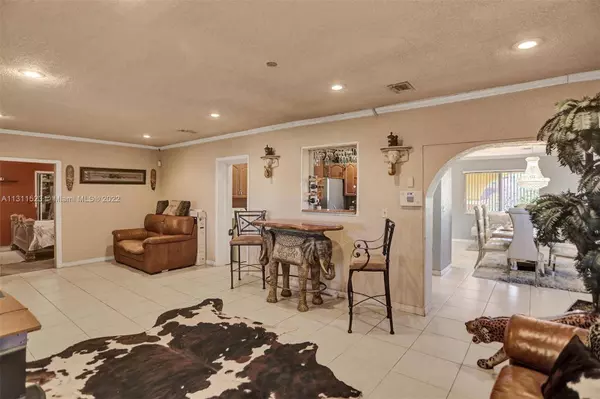 3541 NW 208th St, Miami Gardens, FL 33056