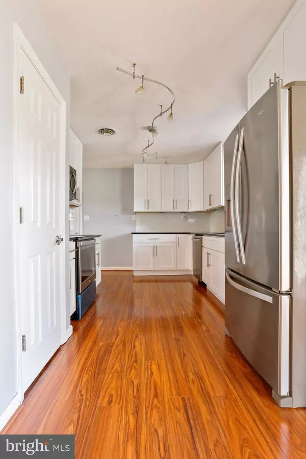 121 LONE OAK RD, Ranson, WV 25438