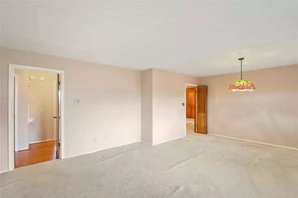 1119 S Uhl Road, Desoto, TX 75115