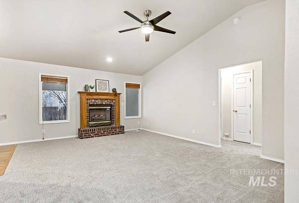 1843 E Laurelwood Dr, Eagle, ID 83616