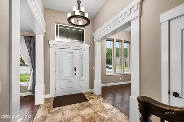 6020 E Fetlock DR, Wasilla, AK 99654