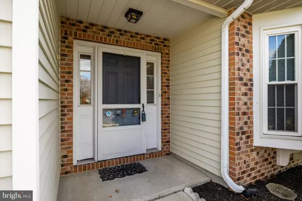 674 CASCADE DR S, Mount Laurel, NJ 08054