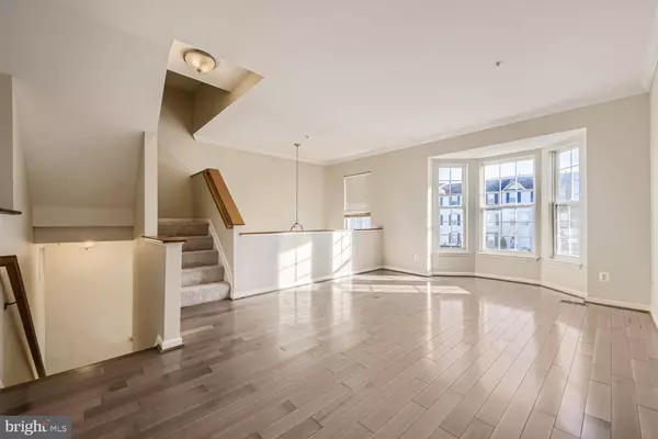 680 SEAWAVE CT, Middle River, MD 21220