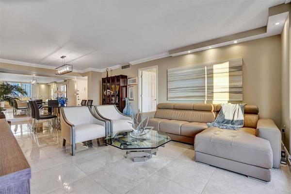 1833 S Ocean Dr #1704, Hallandale Beach, FL 33009