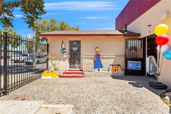 450 W Holt AVE, Pomona, CA 91768