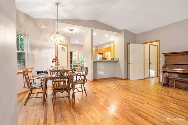 912 Gilbert DR, Bellingham, WA 98226