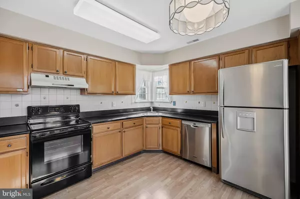 674 CASCADE DR S, Mount Laurel, NJ 08054