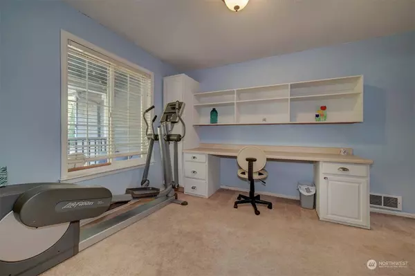 7973 NE Sunnywoods LN, Kingston, WA 98346