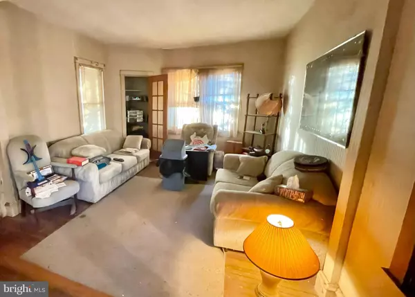 14 FAIRFAX AVE, West Berlin, NJ 08091