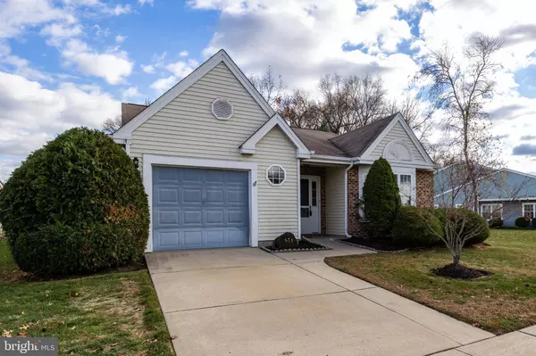 674 CASCADE DR S, Mount Laurel, NJ 08054