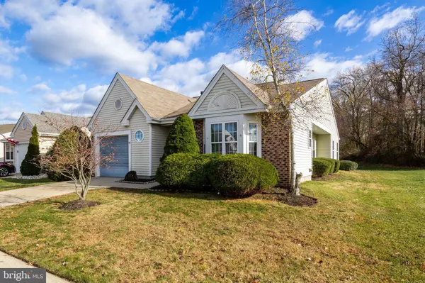 674 CASCADE DR S, Mount Laurel, NJ 08054