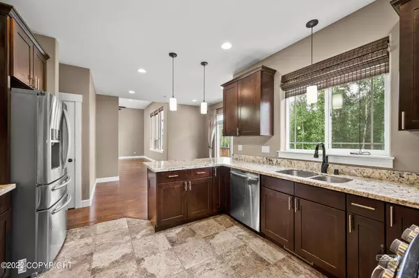 6020 E Fetlock DR, Wasilla, AK 99654