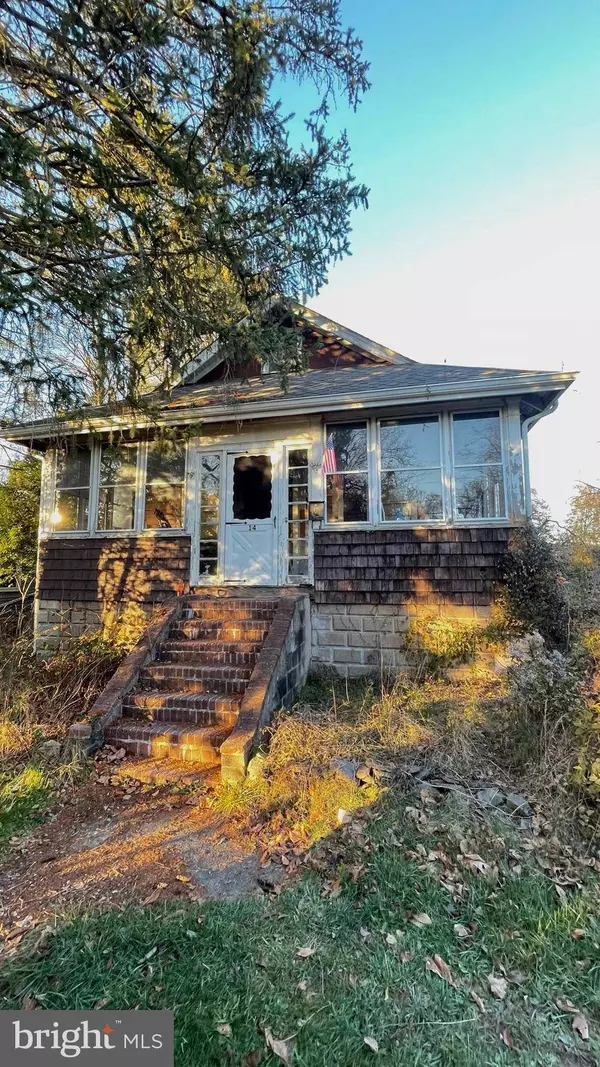 14 FAIRFAX AVE, West Berlin, NJ 08091