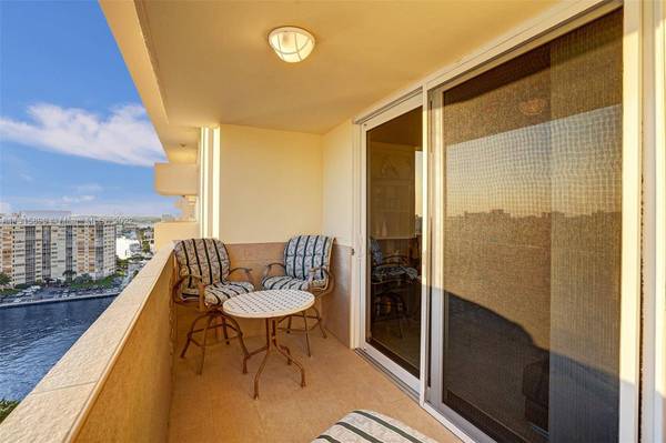 1833 S Ocean Dr #1704, Hallandale Beach, FL 33009