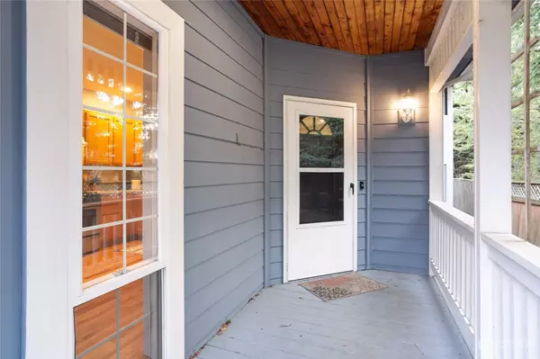 912 Gilbert DR, Bellingham, WA 98226