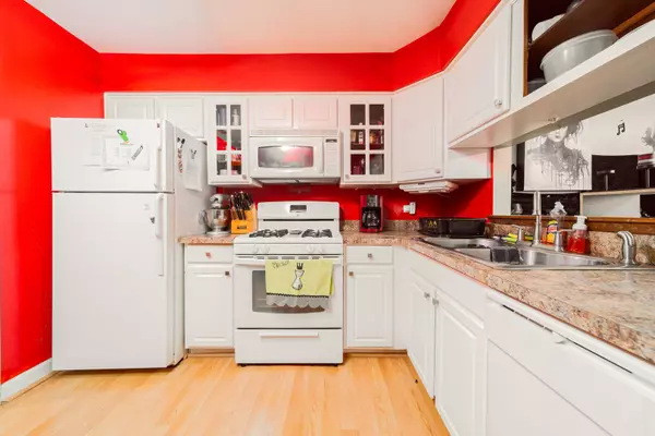 8115 Willow Drive #72D, Palos Hills, IL 60465