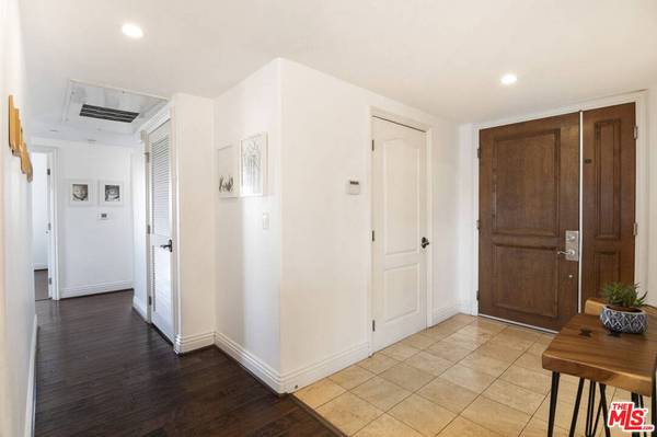 1520 S Shenandoah St #302, Los Angeles, CA 90035