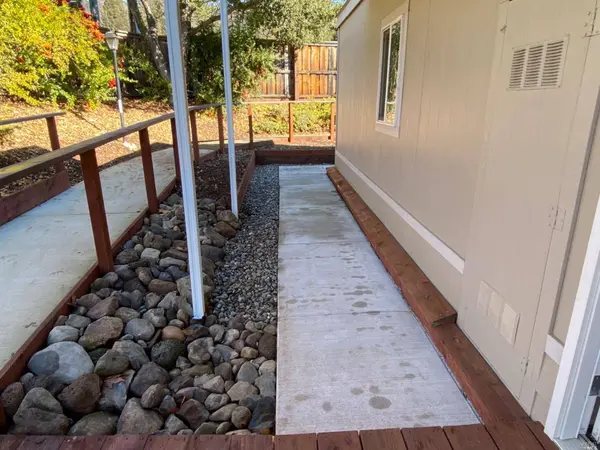 1 Sandstone CT, Santa Rosa, CA 95409