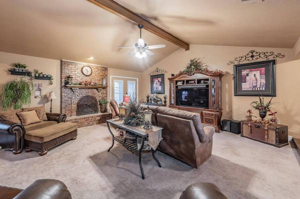 34 Rancho Drive N, Fort Worth, TX 76244