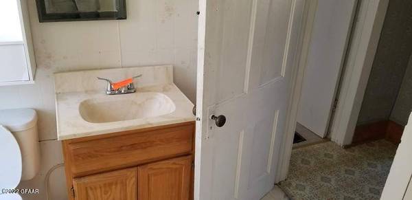 627 9TH Avenue S, Grand Forks, ND 58201