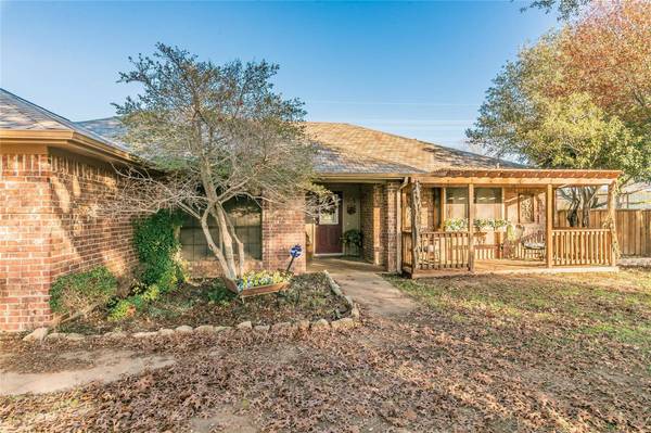 34 Rancho Drive N, Fort Worth, TX 76244