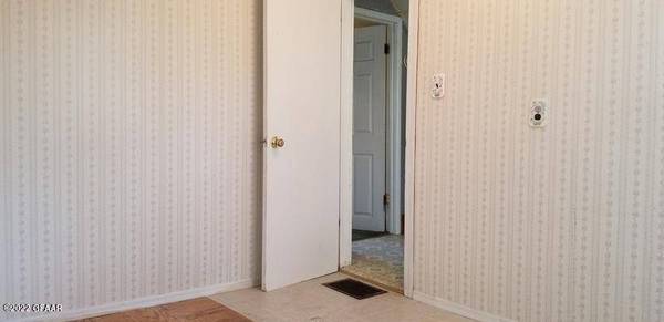 627 9TH Avenue S, Grand Forks, ND 58201