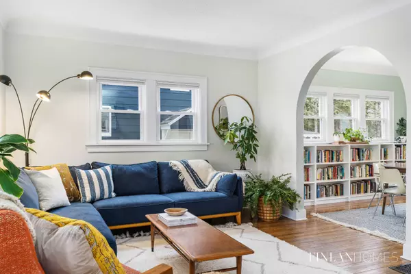 1040 Innes NE Street, Grand Rapids, MI 49503