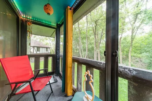 8115 Willow Drive #72D, Palos Hills, IL 60465