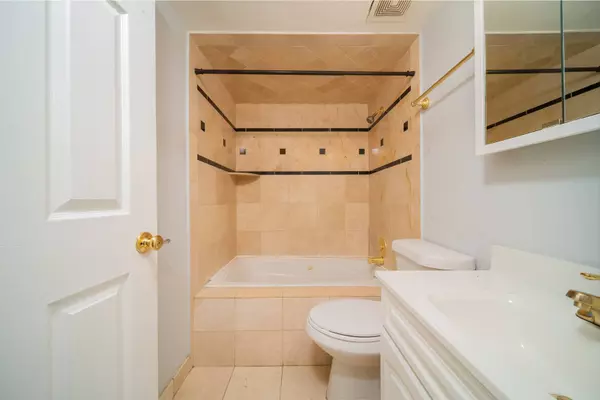 9649 S Harlem Avenue #3B, Chicago Ridge, IL 60415