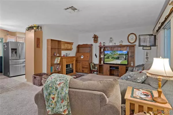 24 N Monroe ST, Beverly Hills, FL 34465