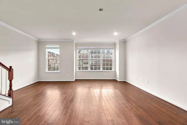 7352 SAINT MARGARETS BLVD, Hanover, MD 21076