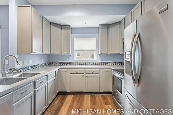 3484 River Run SW Street, Wyoming, MI 49418