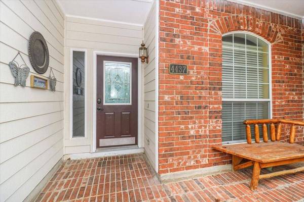 4437 Columbia Street, Grand Prairie, TX 75052