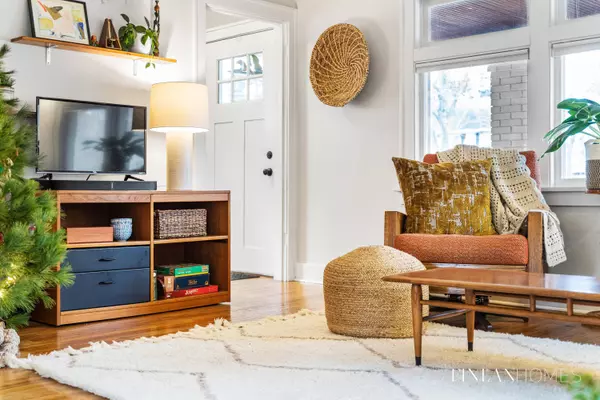 1040 Innes NE Street, Grand Rapids, MI 49503