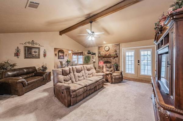 34 Rancho Drive N, Fort Worth, TX 76244