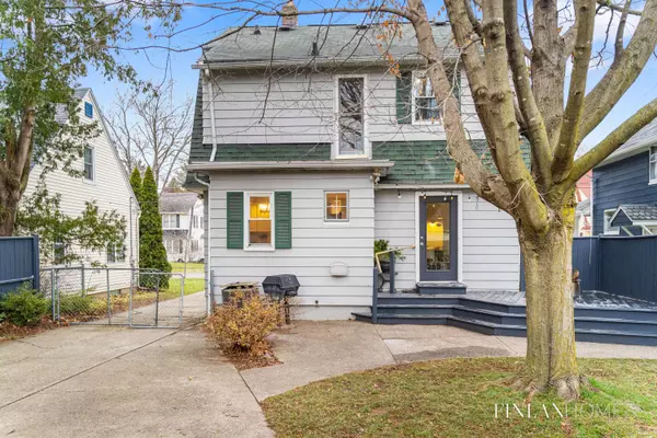 1040 Innes NE Street, Grand Rapids, MI 49503