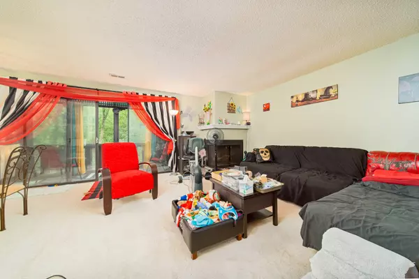 8115 Willow Drive #72D, Palos Hills, IL 60465