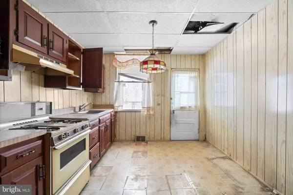 15 N BRADFORD ST, Baltimore, MD 21224