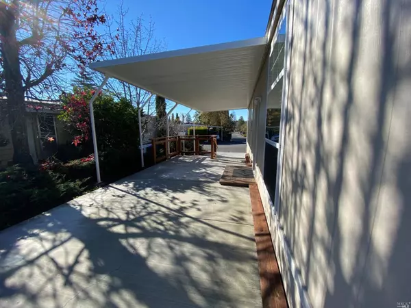 1 Sandstone CT, Santa Rosa, CA 95409