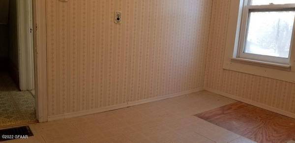 627 9TH Avenue S, Grand Forks, ND 58201