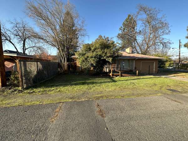 204 Bain ST, Talent, OR 97540