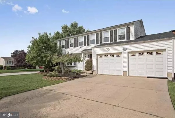 201 WOODBINE DR, Marlton, NJ 08053